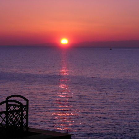 Romantic Sea View Flat In Genova Bagian luar foto