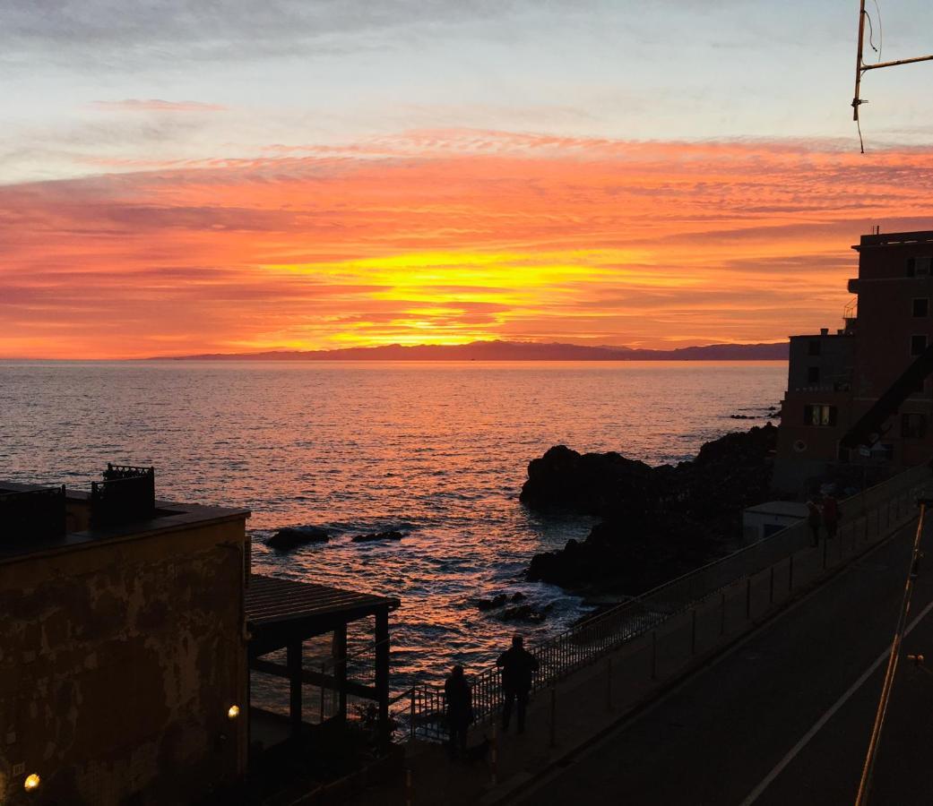 Romantic Sea View Flat In Genova Bagian luar foto