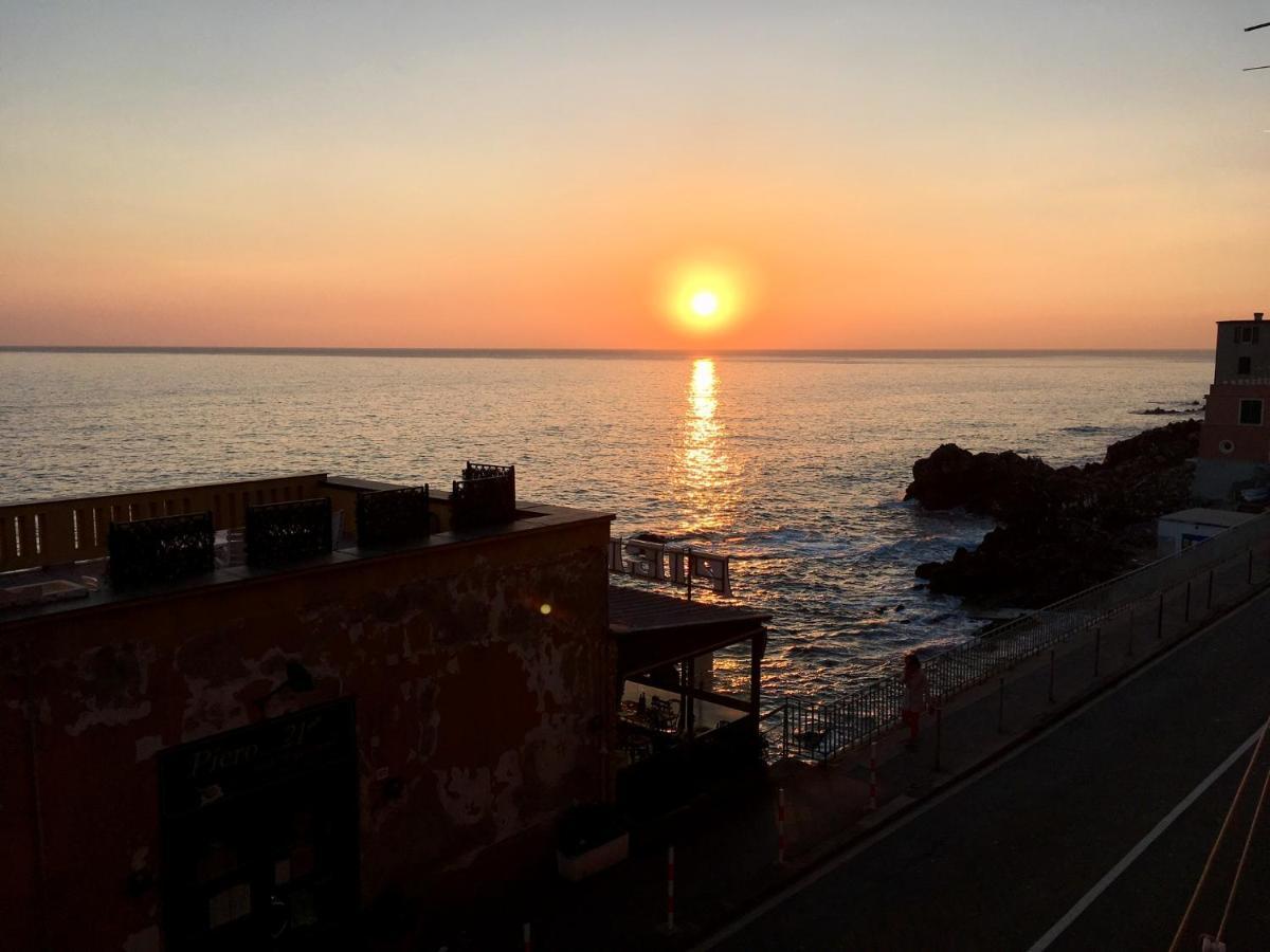 Romantic Sea View Flat In Genova Bagian luar foto